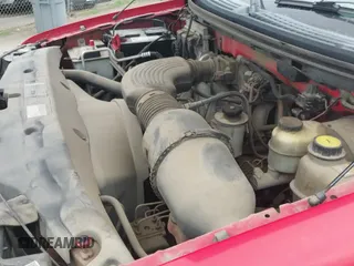 2006 Ford F-150 STX z VIN 1FTRX12WX6NB80013, wystawiony jako IAAI lot #43538652 z przebiegiem 202 407 mil mil oraz . Historia ofert i sprzedaży dostępna na DreamBid. Obrazek 13.