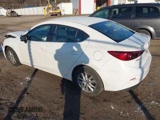 2014 Mazda 3 i Touring z VIN JM1BM1V78E1146298, wystawiony jako IAAI lot #41814133 z przebiegiem 122 620 mil mil oraz . Historia ofert i sprzedaży dostępna na DreamBid. Obrazek 3.