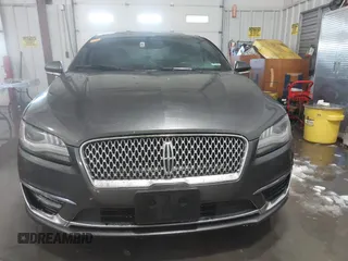 2017 Lincoln MKZ Hybrid Reserve z VIN 3LN6L5MU9HR637908, wystawiony jako IAAI lot #38541395 z przebiegiem 272 691 mil mil oraz . Historia ofert i sprzedaży dostępna na DreamBid. Obrazek 12.