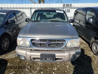 2000 Ford Explorer Eddie Bauer with VIN 1FMZU74E3YZB45594, listed as a Copart auction lot 45161085 with 185,791 mi miles and Clean title. Bid and sale history available at DreamBid. Image 5.