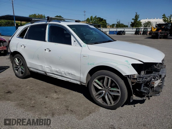 2014 Audi SQ5 Premium Plus with VIN WA1CGAFP2EA034858, listed as a Copart auction lot 53481924 with 107,632 mi miles and Salvage Title. Bid and sale history available at carsss.com. Image 4.