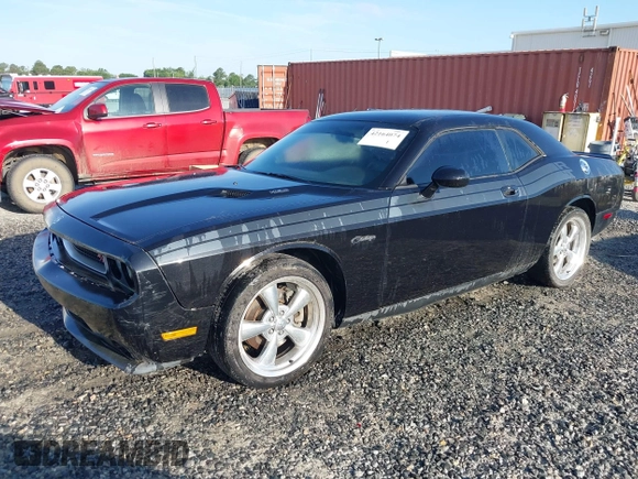 2010 Dodge Challenger R/T Classic z VIN 2B3CJ5DT1AH278254, wystawiony jako IAAI lot #42164074 z przebiegiem 188 834 mil mil oraz . Historia ofert i sprzedaży dostępna na DreamBid. Obrazek 2.