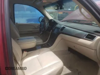 2007 Cadillac Escalade z VIN 1GYFK63807R329693, wystawiony jako Copart lot #56887685 z przebiegiem 136 076 mil mil oraz Szkoda całkowita • Salvage title. Historia ofert i sprzedaży dostępna na DreamBid. Obrazek 7.