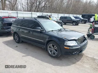 2005 Volkswagen Passat GLS z VIN WVWCE63B15E131558, wystawiony jako IAAI lot #42069590 z przebiegiem 241 886 mil mil oraz . Historia ofert i sprzedaży dostępna na DreamBid. Obrazek 1.