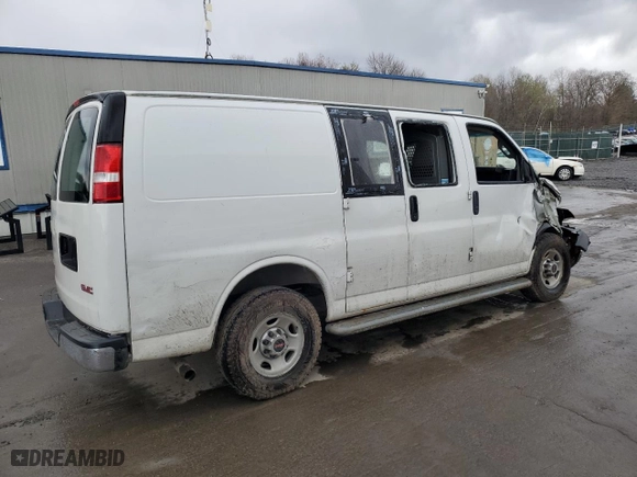 2017 GMC Savana Cargo Van with VIN 1GTW7AFF5H1143359, listed as a Copart auction lot 53189835 with 114,245 mi miles and Salvage Title. Bid and sale history available at carsss.com. Image 3.