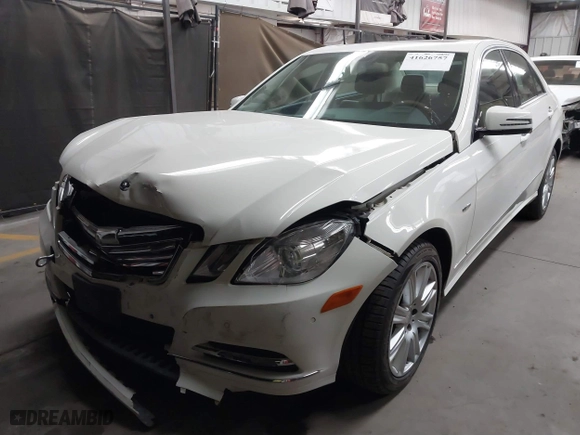2012 Mercedes-Benz E-Class E 350 Luxury with VIN WDDHF5KB9CA548550, listed as a IAAI auction lot 41626757 with 125,402 mi miles. Bid and sale history available at carsss.com. Image 2.