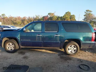 2007 Chevrolet Suburban LT with VIN 3GNFC16077G230369, listed as a IAAI auction lot 41476661 with 229,676 mi miles. Bid and sale history available at carsss.com. Image 14.