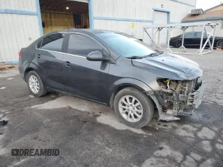 2017 Chevrolet Sonic LT z VIN 1G1JD5SG3H4123658, wystawiony jako Copart lot #89312635 z przebiegiem 121 061 mil mil oraz Szkoda całkowita • Salvage title. Historia ofert i sprzedaży dostępna na DreamBid. Obrazek 4.