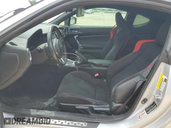 2013 Scion FR-S z VIN JF1ZNAA11D1704767, wystawiony jako Copart lot #52250275 z przebiegiem 82 246 mil mil oraz Czysty tytuł • Clean title. Historia ofert i sprzedaży dostępna na DreamBid. Obrazek 7.