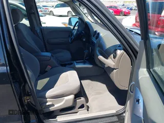 2004 Jeep Liberty Limited with VIN 1J4GL58K74W188439, listed as a IAAI auction lot 42150528 with 95,282 mi miles and . Bid and sale history available at DreamBid. Image 5.