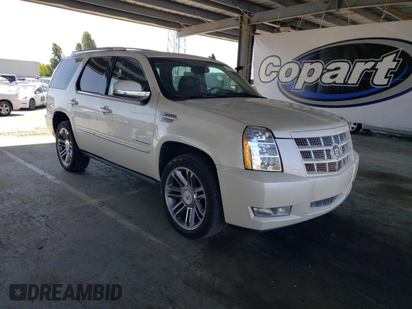 2013 Cadillac Escalade Premium z VIN 1GYS4CEF6DR240354, wystawiony jako Copart lot #57981635 z przebiegiem 120 582 mil mil oraz Szkoda całkowita • Salvage title. Historia ofert i sprzedaży dostępna na DreamBid. Obrazek 4.