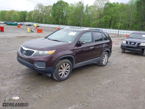 2011 Kia Sorento LX with VIN 5XYKT4A21BG123911, listed as a IAAI auction lot 41979105 with 178,134 mi miles. Bid and sale history available at carsss.com. Image 2.
