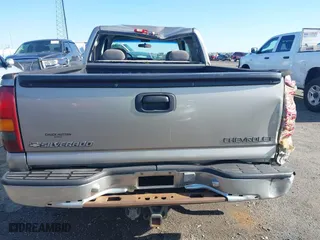 1999 Chevrolet Silverado 1500 LS with VIN 2GCEC19T0X1205414, listed as a IAAI auction lot 41971238 with 208,712 mi miles. Bid and sale history available at carsss.com. Image 12.
