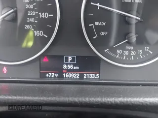 2015 BMW 3 Series 320i xDrive z VIN WBA3C3C56FK200968, wystawiony jako IAAI lot #42597719 z przebiegiem 160 922 mil mil oraz . Historia ofert i sprzedaży dostępna na DreamBid. Obrazek 7.