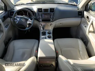 2013 Toyota Highlander with VIN 5TDZA3EH5DS032885, listed as a Copart auction lot 51958635 with 220,789 mi miles and Non Repairable. Bid and sale history available at DreamBid. Image 8.