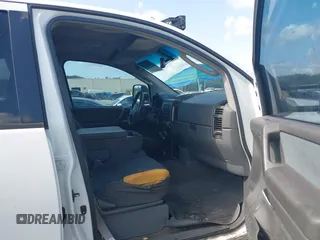 2006 Nissan Titan LE z VIN 1N6AA07B86N558129, wystawiony jako IAAI lot #42290349 z przebiegiem 177 739 mil mil oraz . Historia ofert i sprzedaży dostępna na DreamBid. Obrazek 5.