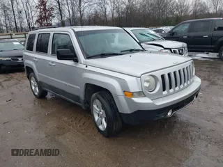 2011 Jeep Patriot Latitude z VIN 1J4NF1GB9BD210443, wystawiony jako IAAI lot #41536764 z przebiegiem 194 136 mil mil oraz . Historia ofert i sprzedaży dostępna na DreamBid. Obrazek 1.