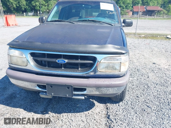1997 Ford Explorer XL z VIN 1FMDU34E9VUC91672, wystawiony jako IAAI lot #42273914 z przebiegiem 153 944 mil mil oraz . Historia ofert i sprzedaży dostępna na DreamBid. Obrazek 6.