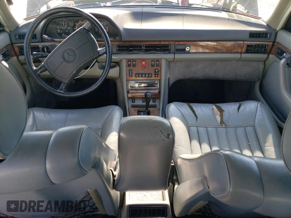 1987 Mercedes-Benz 560 with VIN WDBCA39D3HA355282, listed as a Copart auction lot 74798524 with 200,535 mi miles and Salvage Title. Bid and sale history available at DreamBid. Image 8.