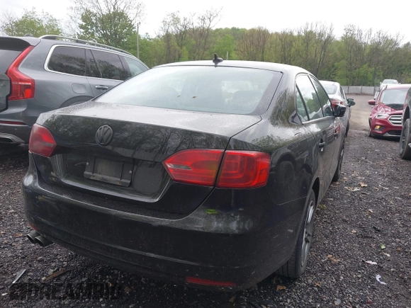 2012 Volkswagen Jetta SE с VIN 3VWDP7AJ4CM338027, выставлен на аукционе IAAI как лот 42198943 с пробегом 158 644 миль миль и . История ставок и продаж доступна на DreamBid. Изображение 14.