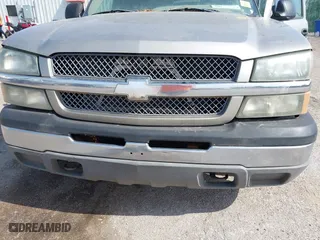2003 Chevrolet Silverado 1500 LS with VIN 2GCEC19V231178471, listed as a IAAI auction lot 42085646 with 200,584 mi miles. Bid and sale history available at carsss.com. Image 6.