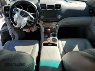 2012 Toyota Highlander Limited z VIN 5TDDK3EHXCS137556, wystawiony jako Copart lot #57882905 z przebiegiem Nie podano mil oraz Szkoda całkowita • Salvage title. Historia ofert i sprzedaży dostępna na DreamBid. Obrazek 8.