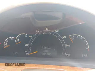 2005 Mercedes-Benz S 430 z VIN WDBNG83J25A450351, wystawiony jako IAAI lot #42273503 z przebiegiem 205 306 mil mil oraz . Historia ofert i sprzedaży dostępna na DreamBid. Obrazek 7.