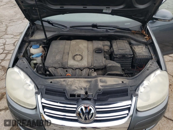 2008 Volkswagen Jetta SE with VIN 3VWRM71K08M037186, listed as a Copart auction lot 60173795 with 186,594 mi miles and Salvage title. Bid and sale history available at DreamBid. Image 11.
