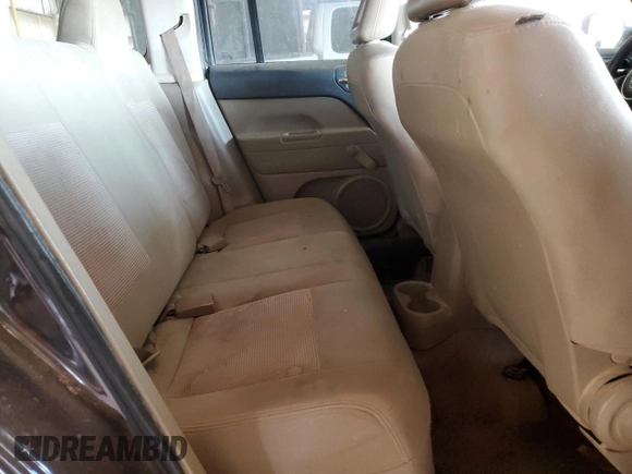 2014 Jeep Patriot Sport z VIN 1C4NJPBB4ED737308, wystawiony jako Copart lot #60673075 z przebiegiem 293 926 mil mil oraz Czysty tytuł • Clean title. Historia ofert i sprzedaży dostępna na DreamBid. Obrazek 10.