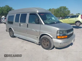 2003 Chevrolet Express Cargo YF7 Upfitter z VIN 1GBFG15T131188593, wystawiony jako IAAI lot #41902674 z przebiegiem 195 021 mil mil oraz . Historia ofert i sprzedaży dostępna na DreamBid. Obrazek 1.