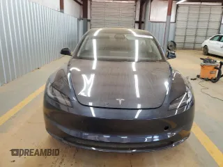 2025 Tesla Model 3 Long Range z VIN 5YJ3E1EA2SF930959, wystawiony jako Copart lot #54921345 z przebiegiem 168 mil mil oraz Szkoda całkowita • Salvage title. Historia ofert i sprzedaży dostępna na DreamBid. Obrazek 5.