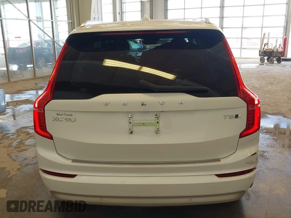 2022 Volvo XC90 Momentum with VIN YV4102PK8N1783915, listed as a IAAI auction lot 41668867 with 72,756 mi miles. Bid and sale history available at carsss.com. Image 17.