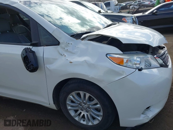 2016 Toyota Sienna XLE with VIN 5TDYK3DC8GS738204, listed as a IAAI auction lot 41105430 with 109,248 mi miles. Bid and sale history available at carsss.com. Image 6.