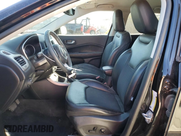 2019 Jeep Compass Latitude z VIN 3C4NJCBB7KT658181, wystawiony jako Copart lot #51850085 z przebiegiem 56 235 mil mil oraz Szkoda całkowita • Salvage title. Historia ofert i sprzedaży dostępna na DreamBid. Obrazek 7.