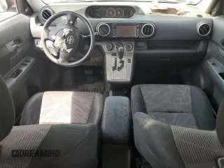 2014 Scion xB z VIN JTLZE4FE2EJ053923, wystawiony jako Copart lot #54121165 z przebiegiem Nie podano mil oraz Szkoda całkowita • Salvage title. Historia ofert i sprzedaży dostępna na DreamBid. Obrazek 8.