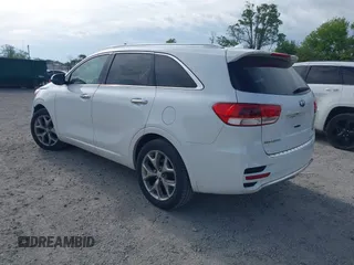 2017 Kia Sorento SXL z VIN 5XYPK4A58HG251610, wystawiony jako IAAI lot #42351313 z przebiegiem 147 527 mil mil oraz . Historia ofert i sprzedaży dostępna na DreamBid. Obrazek 3.
