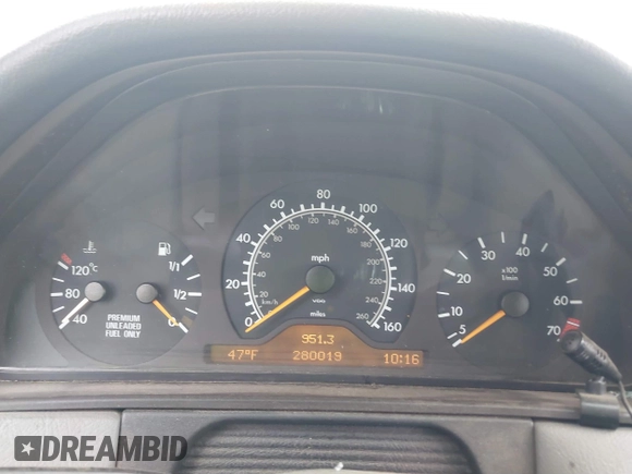 1997 Mercedes-Benz E-Class with VIN WDBJF55FXVJ033553, listed as a IAAI auction lot 41425117 with 280,019 mi miles. Bid and sale history available at carsss.com. Image 7.