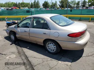 1998 Ford Escort SE with VIN 1FAFP13P7WW266180, listed as a Copart auction lot 61625005 with 143,982 mi miles and Salvage title. Bid and sale history available at DreamBid. Image 2.