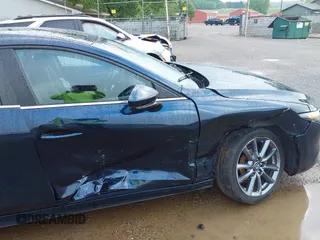 2020 Mazda 3 z VIN JM1BPALM1L1158967, wystawiony jako IAAI lot #42196832 z przebiegiem 43 519 mil mil oraz . Historia ofert i sprzedaży dostępna na DreamBid. Obrazek 20.
