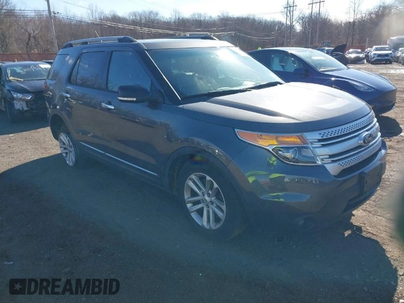 2015 Ford Explorer XLT with VIN 1FM5K8D8XFGA11517, listed as a IAAI auction lot 41723784 with 104,984 mi miles. Bid and sale history available at carsss.com. Image 1.