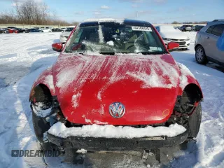 2018 Volkswagen Beetle SE with VIN 3VWJD7AT0JM728178, listed as a Copart auction lot 44168445 with 32,394 mi miles and Salvage Title. Bid and sale history available at carsss.com. Image 5.