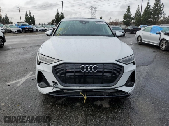 2021 Audi e-tron Sportback Premium Plus z VIN WA12ABGE3MB024414, wystawiony jako Copart lot #69824382 z przebiegiem 24 655 mil mil oraz . Historia ofert i sprzedaży dostępna na DreamBid. Obrazek 5.