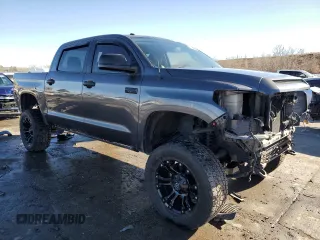 2017 Toyota Tundra Platinum z VIN 5TFAW5F16HX614411, wystawiony jako Copart lot #43986445 z przebiegiem 93 457 mil mil oraz Szkoda całkowita • Salvage title. Historia ofert i sprzedaży dostępna na DreamBid. Obrazek 4.