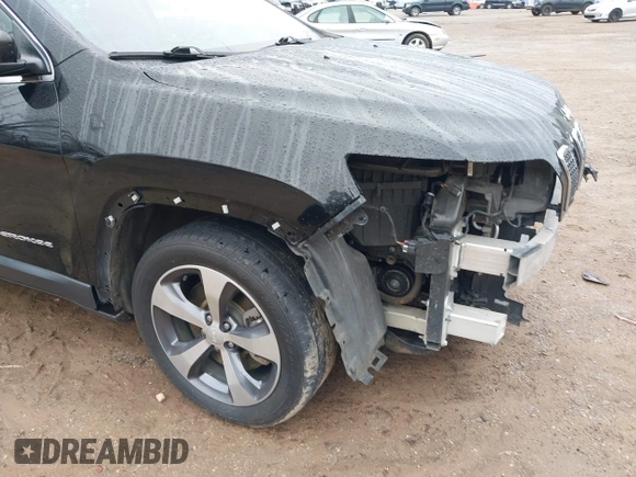 2020 Jeep Cherokee Limited z VIN 1C4PJLDB4LD565065, wystawiony jako IAAI lot #41419155 z przebiegiem 112 152 mil mil oraz . Historia ofert i sprzedaży dostępna na DreamBid. Obrazek 19.