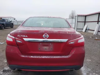 2018 Nissan Altima 2.5 SL with VIN 1N4AL3AP3JC133513, listed as a IAAI auction lot 41324260 with 110,918 mi miles. Bid and sale history available at carsss.com. Image 16.