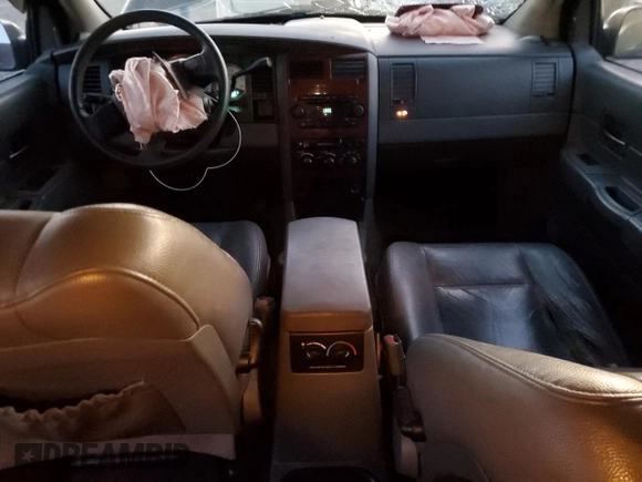 2005 Dodge Durango SLT z VIN 1D4HD48DX5F509039, wystawiony jako Copart lot #82547404 z przebiegiem 325 159 mil mil oraz Szkoda całkowita • Salvage title. Historia ofert i sprzedaży dostępna na DreamBid. Obrazek 8.