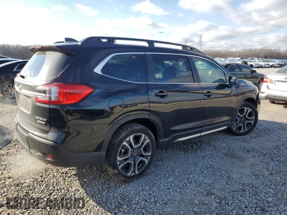 2023 Subaru Ascent Limited with VIN 4S4WMASD7P3458613, listed as a Copart auction lot 41582655 with 46,840 mi miles and Salvage title. Bid and sale history available at DreamBid. Image 3.