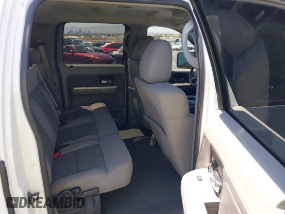 2005 Ford F-150 XLT z VIN 1FTRW12W55KC15429, wystawiony jako IAAI lot #42485246 z przebiegiem 251 954 mil mil oraz . Historia ofert i sprzedaży dostępna na DreamBid. Obrazek 8.