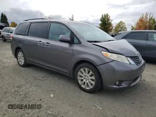 2011 Toyota Sienna XLE z VIN 5TDDK3DC8BS013239, wystawiony jako Copart lot #74852364 z przebiegiem 212 060 mil mil oraz Szkoda całkowita • Salvage title. Historia ofert i sprzedaży dostępna na DreamBid. Obrazek 4.
