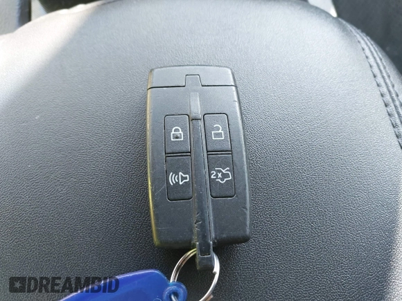 2010 Ford Taurus SHO с VIN 1FAHP2KT2AG138722, выставлен на аукционе IAAI как лот 41986706 с пробегом 133 811 миль миль и . История ставок и продаж доступна на DreamBid. Изображение 11.